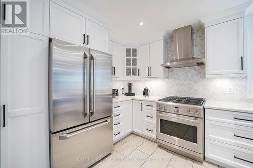 37 Marshall Street, Barrie, ON - Indoor Photo Showing Kitchen With Upgraded Kitchen