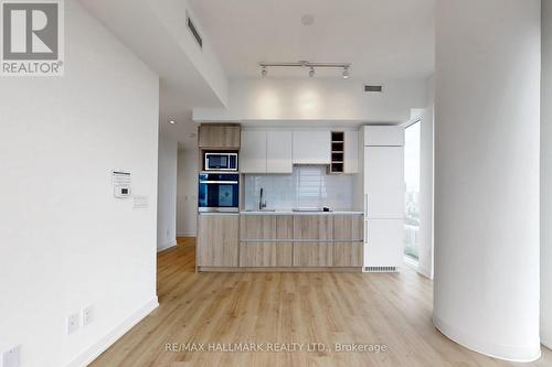 3515 - 319 Jarvis Street, Toronto, ON - Indoor Photo Showing Kitchen
