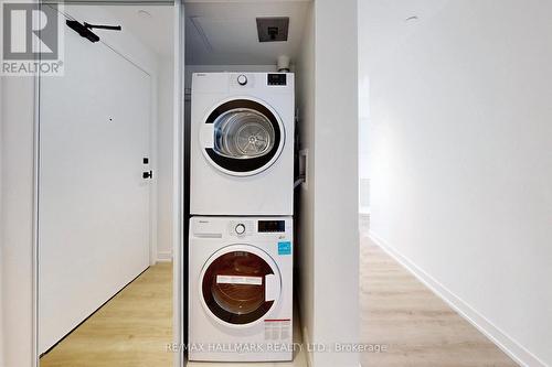 3515 - 319 Jarvis Street, Toronto, ON - Indoor Photo Showing Laundry Room