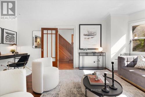 69 Duplex Avenue, Toronto, ON - Indoor Photo Showing Living Room