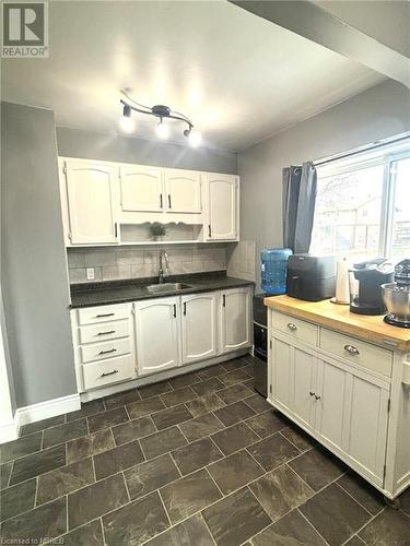 11 Brock Street, North Bay, ON - Indoor Photo Showing Kitchen