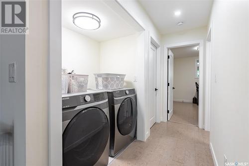 1125 J Avenue S, Saskatoon, SK - Indoor Photo Showing Laundry Room