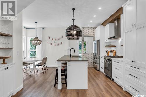 1125 J Avenue S, Saskatoon, SK - Indoor Photo Showing Kitchen With Upgraded Kitchen