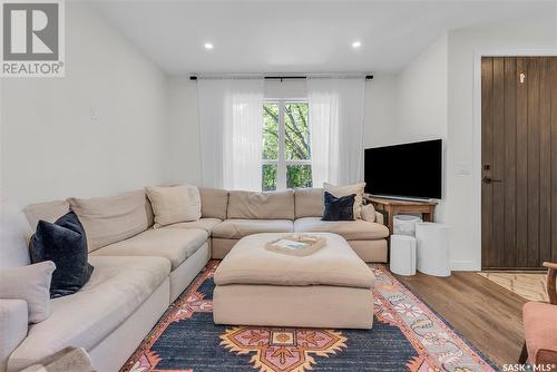 1125 J Avenue S, Saskatoon, SK - Indoor Photo Showing Living Room