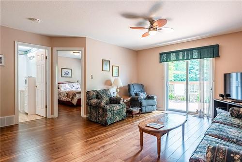 45 Applewood Drive|Unit #3, Brantford, ON - Indoor Photo Showing Living Room