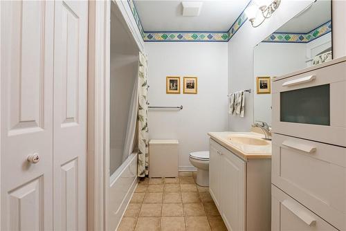 45 Applewood Drive|Unit #3, Brantford, ON - Indoor Photo Showing Bathroom
