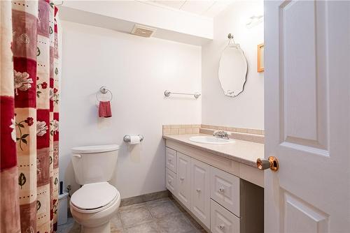 45 Applewood Drive|Unit #3, Brantford, ON - Indoor Photo Showing Bathroom