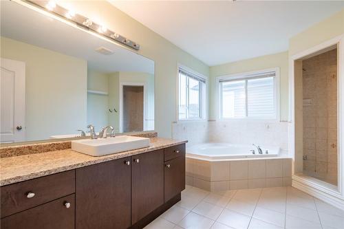 519 Wansbrough Way, Shelburne, ON - Indoor Photo Showing Bathroom