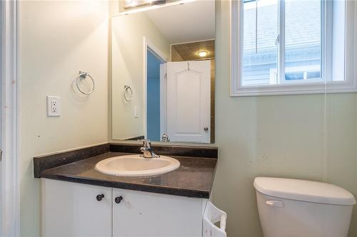 519 Wansbrough Way, Shelburne, ON - Indoor Photo Showing Bathroom