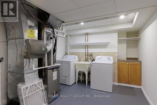 81 Sunrise Crescent, London, ON - Indoor Photo Showing Laundry Room