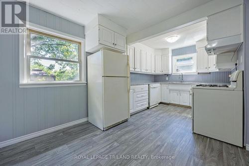 141 Water Street, Southwest Middlesex, ON - Indoor Photo Showing Kitchen