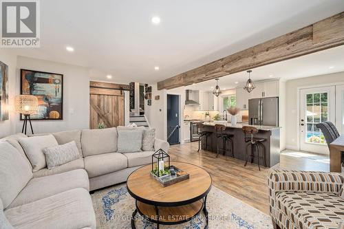 680 Griffith Street, London, ON - Indoor Photo Showing Living Room