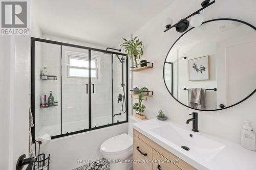 680 Griffith Street, London, ON - Indoor Photo Showing Bathroom