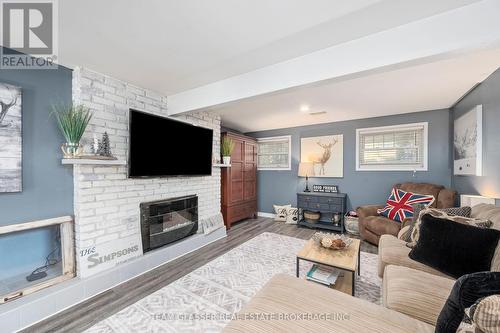 680 Griffith Street, London, ON - Indoor Photo Showing Living Room With Fireplace