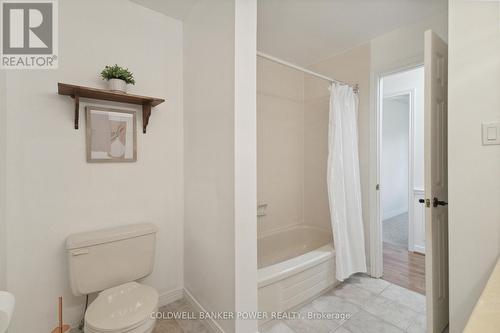 35 - 50 Fiddlers Green Road, London, ON - Indoor Photo Showing Bathroom