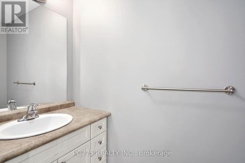 1906 Beaverbrook Avenue, London, ON - Indoor Photo Showing Bathroom