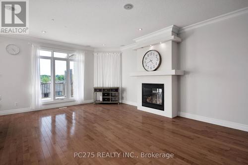 1906 Beaverbrook Avenue, London, ON - Indoor Photo Showing Living Room With Fireplace