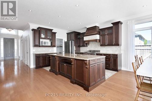 1906 Beaverbrook Avenue, London, ON - Indoor Photo Showing Kitchen With Upgraded Kitchen