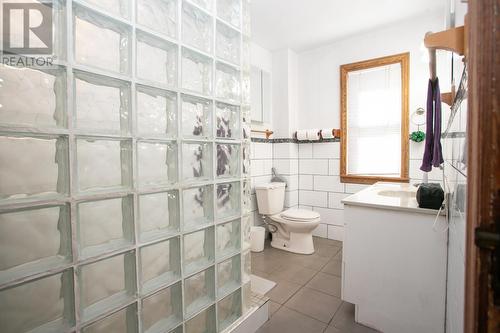 174 Dennis St, Sault Ste. Marie, ON - Indoor Photo Showing Bathroom