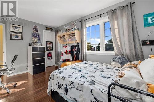 13 Fulham Court, Ottawa, ON - Indoor Photo Showing Bedroom