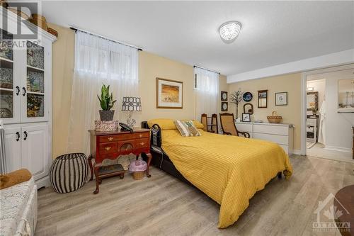 13 Fulham Court, Ottawa, ON - Indoor Photo Showing Bedroom