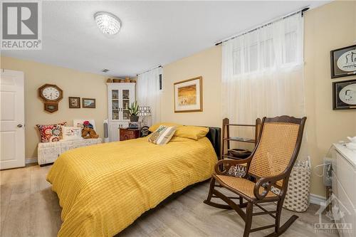 13 Fulham Court, Ottawa, ON - Indoor Photo Showing Bedroom