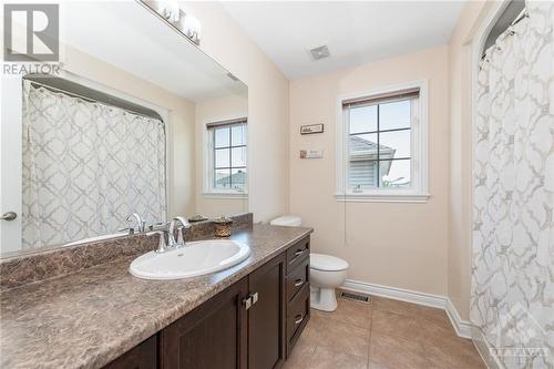 729 Kilbirnie Drive, Ottawa, ON - Indoor Photo Showing Bathroom