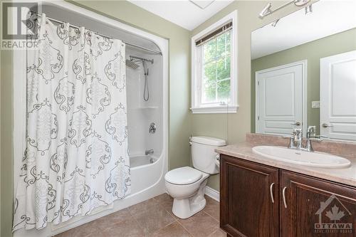 729 Kilbirnie Drive, Ottawa, ON - Indoor Photo Showing Bathroom