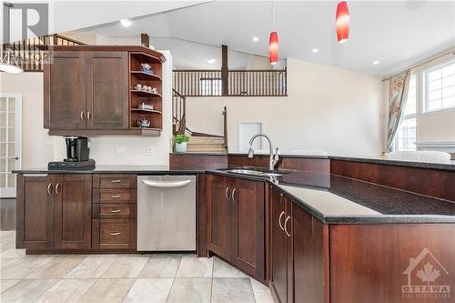 729 Kilbirnie Drive, Ottawa, ON - Indoor Photo Showing Kitchen