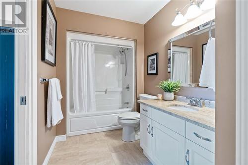 274 Homestretch Drive, St Clair, ON - Indoor Photo Showing Bathroom