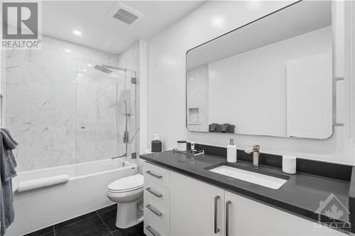 20 Spalding Avenue, Ottawa, ON - Indoor Photo Showing Bathroom