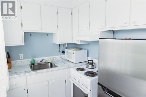 38 Beach Road, Eastport, NL - Indoor Photo Showing Kitchen