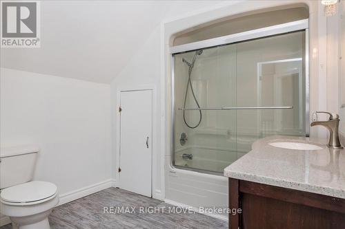 198 Barrie Road, Orillia, ON - Indoor Photo Showing Bathroom