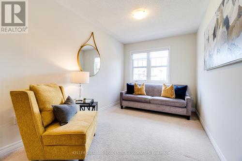 1535 Tough Gate, Milton, ON - Indoor Photo Showing Living Room