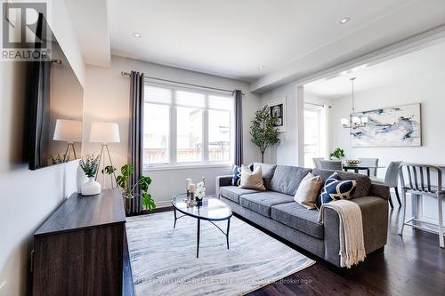 1535 Tough Gate, Milton, ON - Indoor Photo Showing Living Room