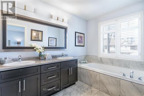 19 - 98 Shoreview Place, Hamilton, ON - Indoor Photo Showing Bathroom