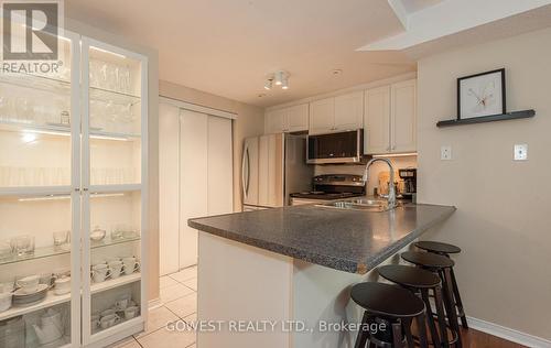 22 - 42 Pinery Trail, Toronto, ON - Indoor Photo Showing Kitchen