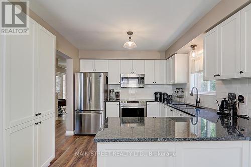 113 Trudeau Drive, Clarington, ON - Indoor Photo Showing Kitchen With Double Sink With Upgraded Kitchen