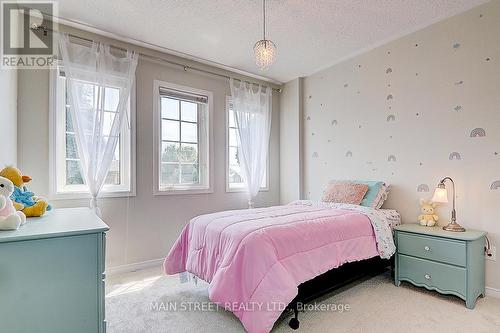 113 Trudeau Drive, Clarington, ON - Indoor Photo Showing Bedroom