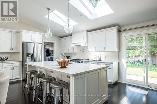 681 George Street, Burlington, ON - Indoor Photo Showing Kitchen With Upgraded Kitchen