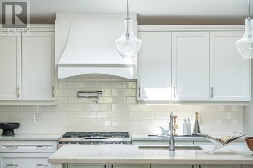 681 George Street, Burlington, ON - Indoor Photo Showing Kitchen With Upgraded Kitchen