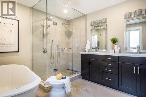 681 George Street, Burlington, ON - Indoor Photo Showing Bathroom