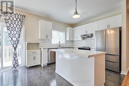 1202 Peelar Crescent, Innisfil, ON - Indoor Photo Showing Kitchen With Upgraded Kitchen