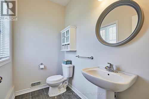 1202 Peelar Crescent, Innisfil, ON - Indoor Photo Showing Bathroom