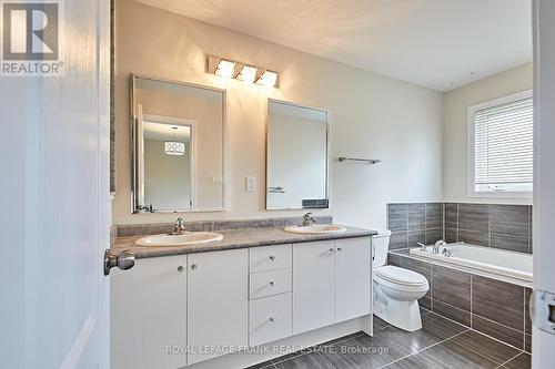 1202 Peelar Crescent, Innisfil, ON - Indoor Photo Showing Bathroom