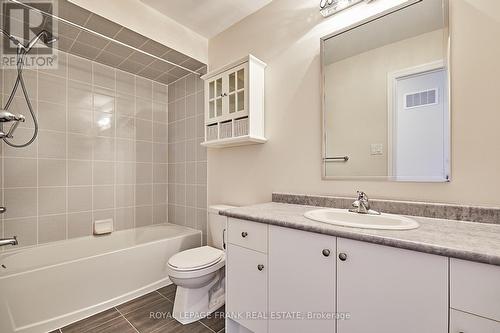 1202 Peelar Crescent, Innisfil, ON - Indoor Photo Showing Bathroom