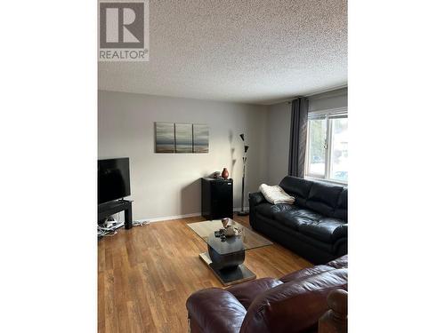 104 Bullmoose Crescent, Tumbler Ridge, BC - Indoor Photo Showing Living Room