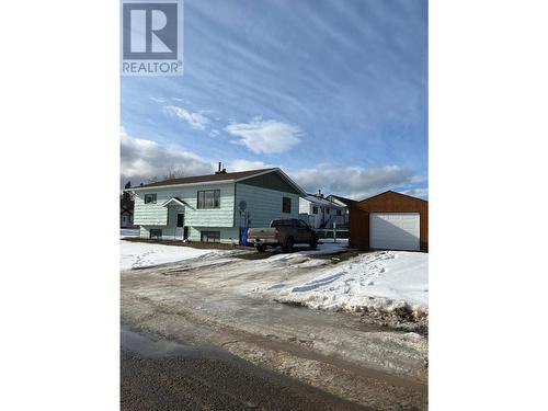 104 Bullmoose Crescent, Tumbler Ridge, BC - Outdoor