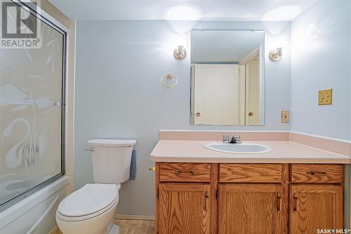 234 Ward Court, Saskatoon, SK - Indoor Photo Showing Bathroom