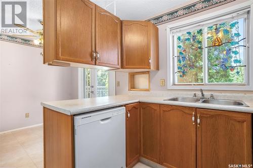 234 Ward Court, Saskatoon, SK - Indoor Photo Showing Kitchen With Double Sink